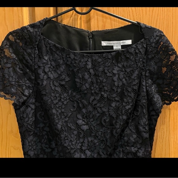 Diane von Furstenberg Black Lace Dress Cap Sleeves Lined Size 6 - Picture 3 of 6